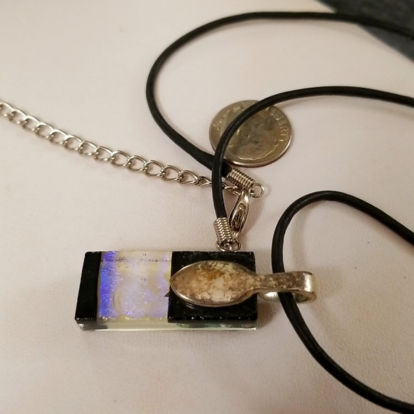 PEACOCK IRRIDESANT ART GLASS necklace - Picture 4 of 4